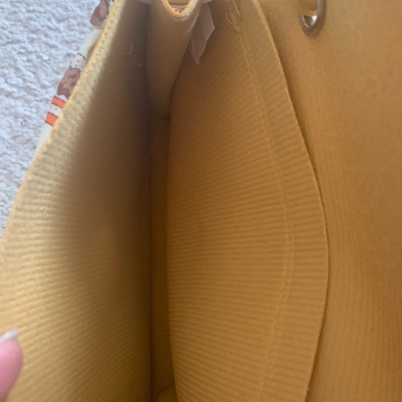 SHEIN Reilly scarf decor crossbody mini purse yellow - Picture 6 of 6